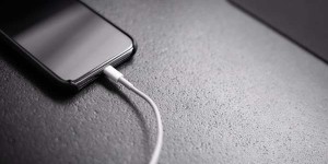 欧盟推进手机充电口统一，iPhone你改不改？