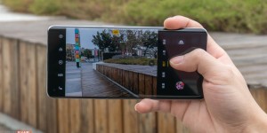 不止后置四摄，OPPO Reno5 系列还用上了夜光材料