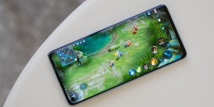 旗舰芯配合全优化，OPPO Reno6系列游戏体验更加出众